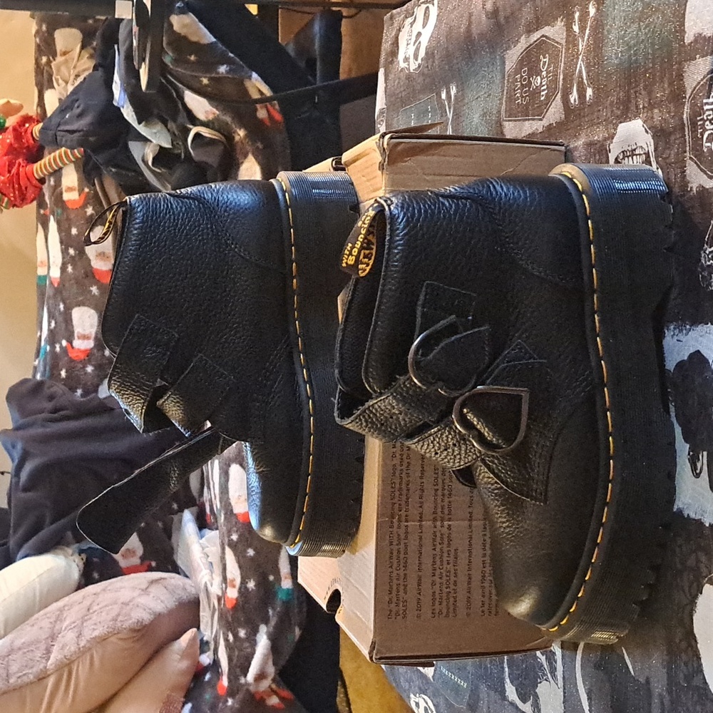 DrMartens Platform Boots with Heart Buckle Sz 8